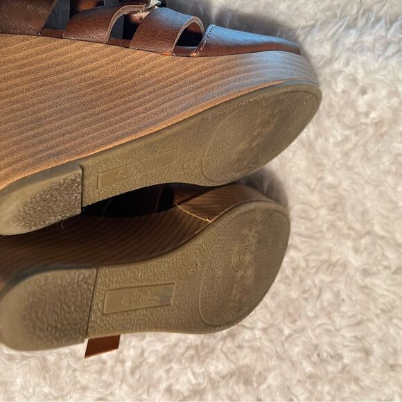 Self esteem tan  faux leather cage wedge ankle straps sandals Size 10 - Picture 8 of 11